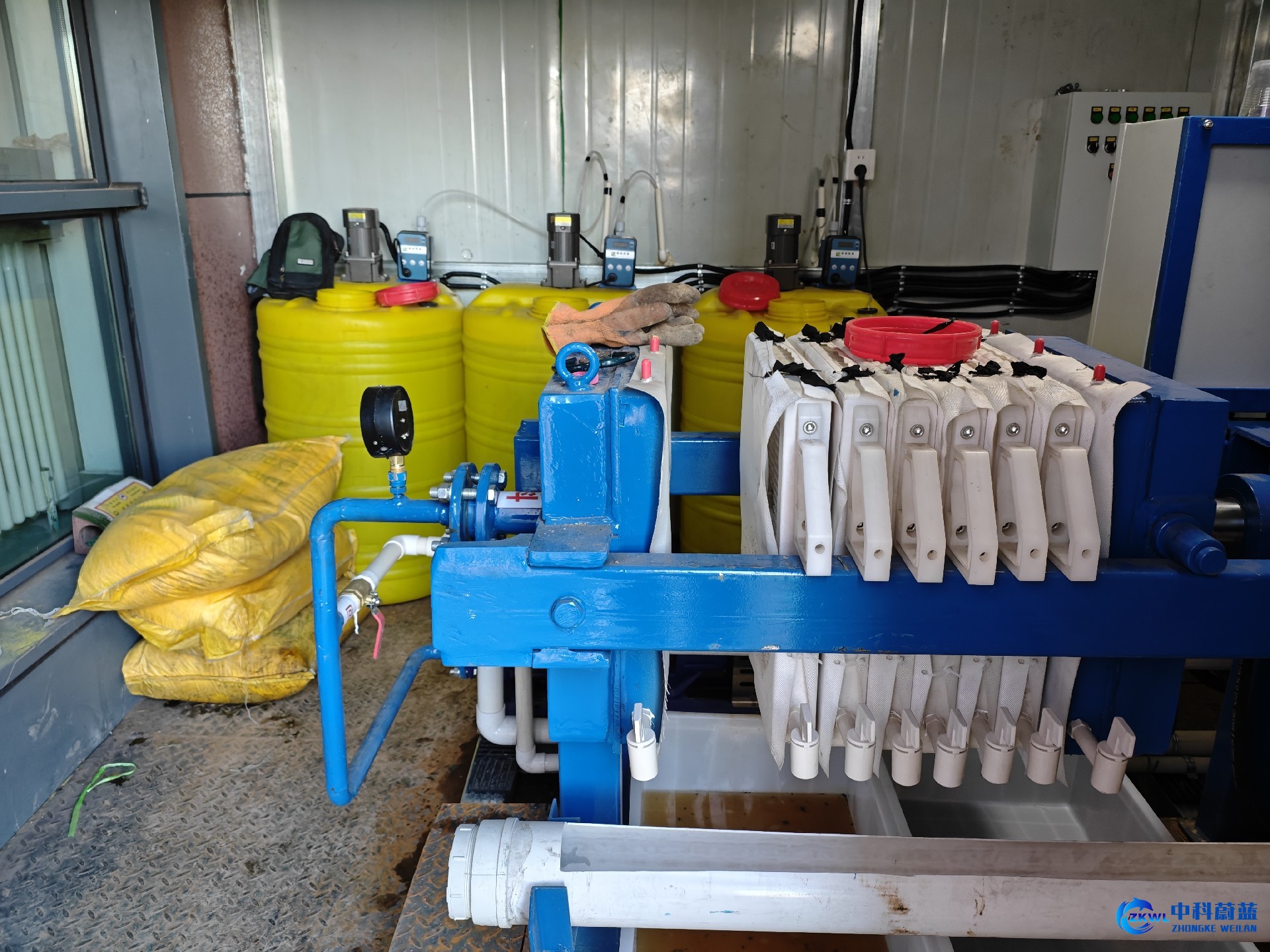 北京信息科技大学-实验室污水处理设备安装案例实拍